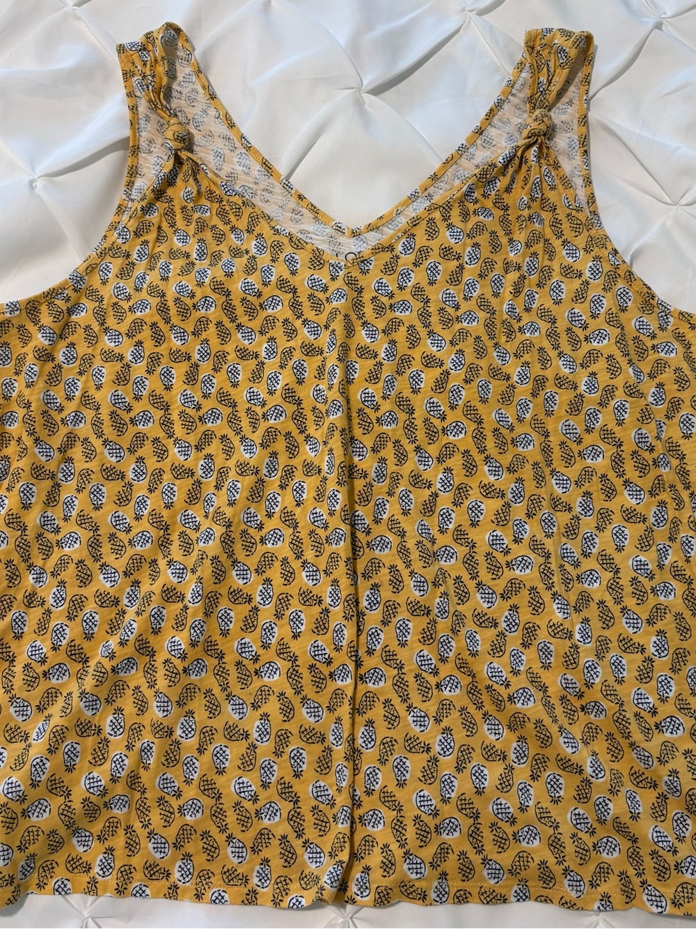 LOFT Outlet Women’s Yellow Pineapple Print V-Neck Tank Top, Size XL